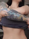 Утренние девочки: Underboob: девушки с полуобнаженной грудью